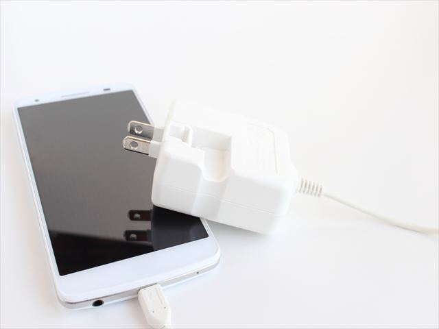 スマホの充電にかかる電気代は1回いくら 電気の比較インズウェブ